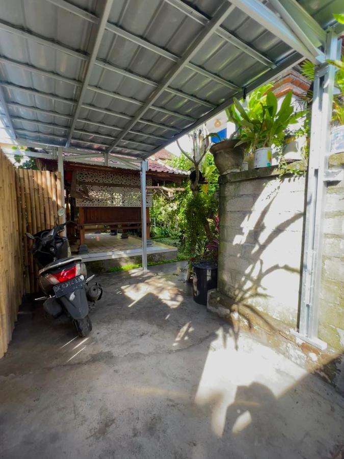 Varmana Ubud Guest House エクステリア 写真